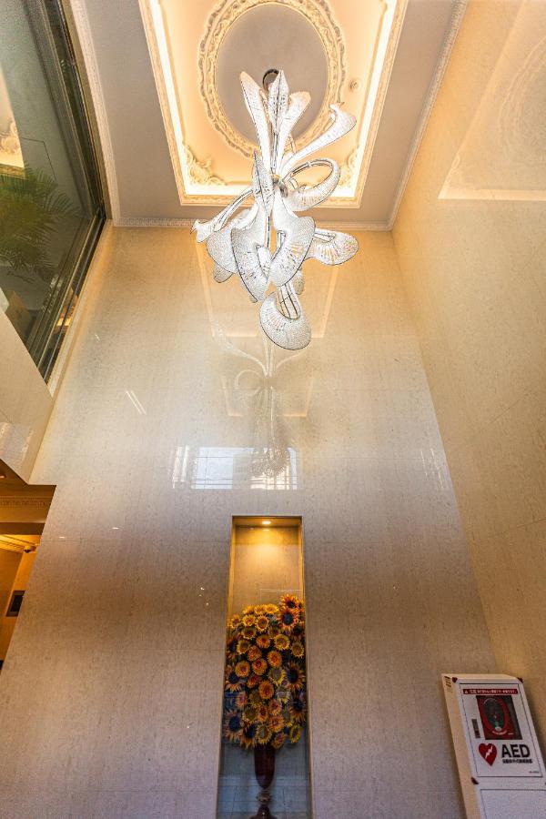 Apartment Hotel 11 Umeda Osaka Bagian luar foto